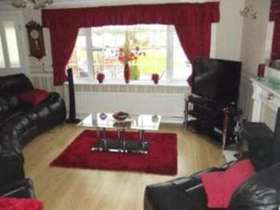 5 bedroom Detached f...